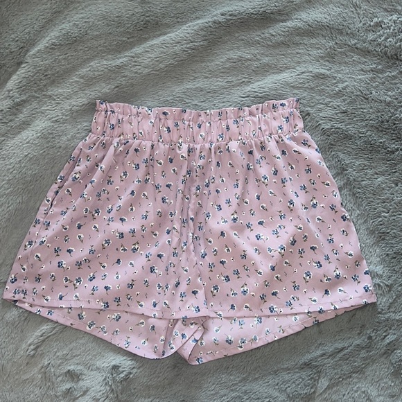 Altar'd State Pants - Altar’d state purple floral shorts (large)